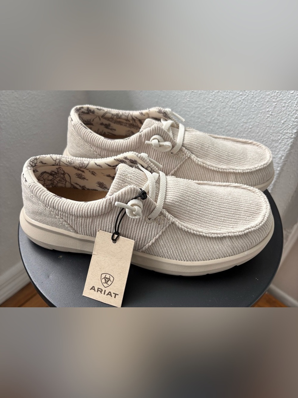 Ariat Hilo Cream Corduroy Slip-On Shoes Size 6.5 NWT